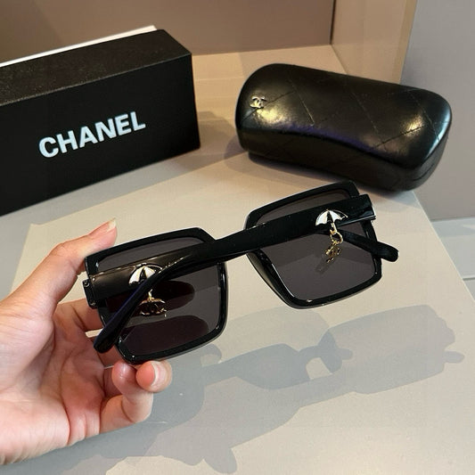 Chanel sunglasses🕶️, pendant logo